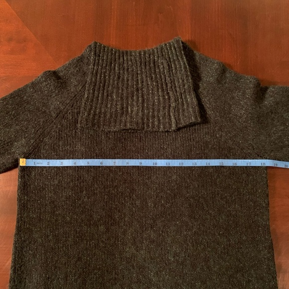 Michael Kors Turtleneck Sweater Size Small - Picture 7 of 10